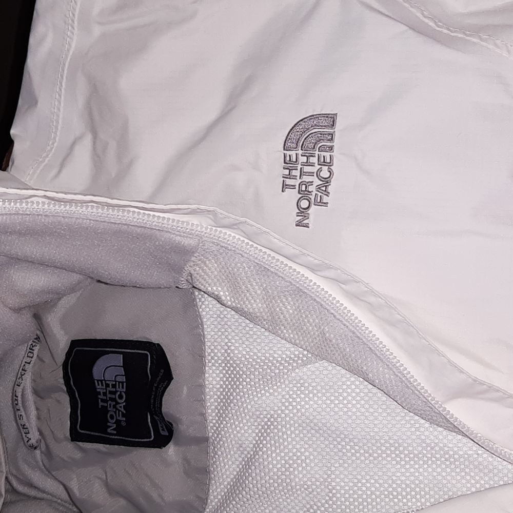 WHITE Northface Wind Breaker